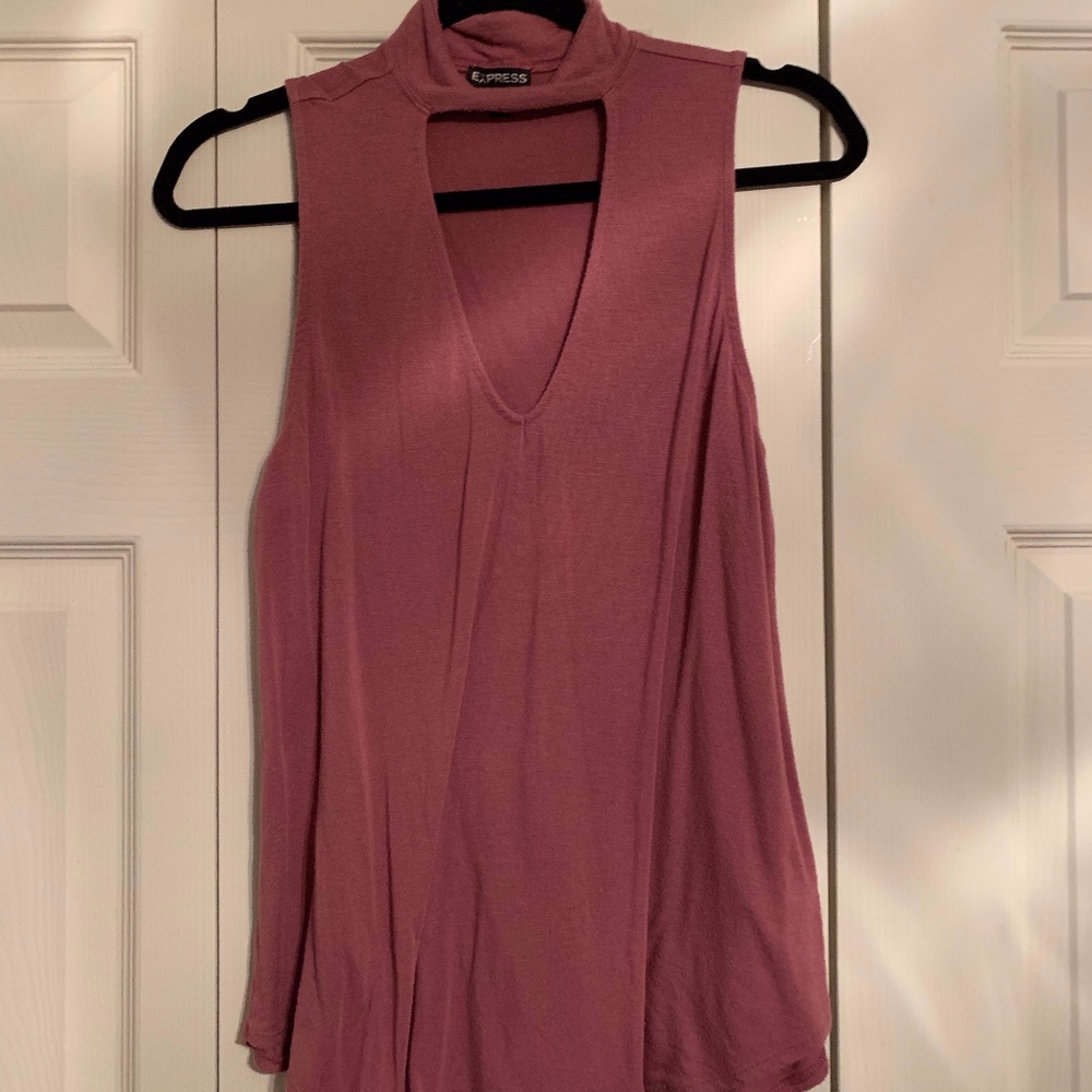 Choker neck t-shirt tank